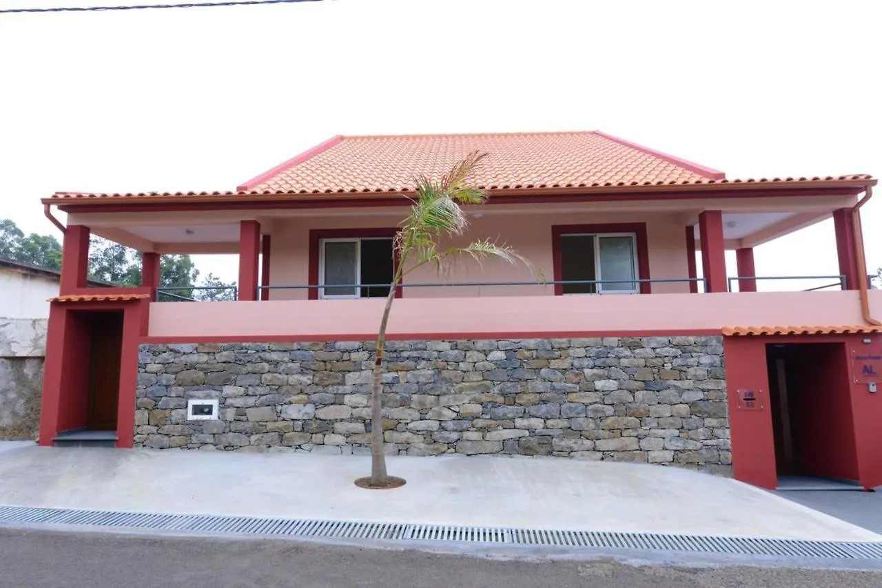 Comfortable Apartment With Shared Pool In Prazeres 150 M² Campanário
